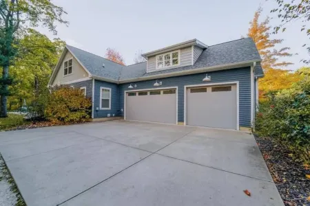 Summer Time Vibes! Heated Pool, Hot Tub, Game Room