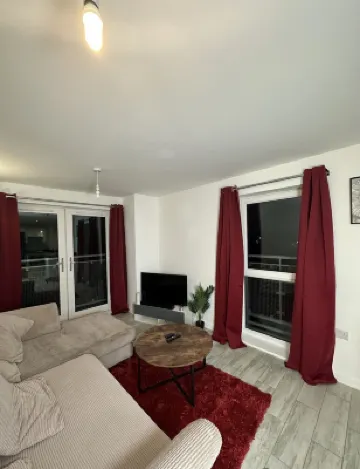 Feel Comfy Apartment.Our modern apartment is located in the heart of Dartford