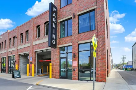 Unique Urban 1 Bedroom Flat, the Upper Plum