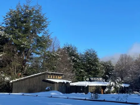 House with Forest and Hot-Tub in Malalcahuello near Corralco Отели в г. Куракаутин