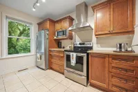 3 minute walk to nature trail