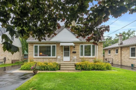 3 minute walk to nature trail Отели рядом с достопримечательностью «Албион Фолс»