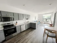 Sleepover: Dashing 1BD/1BA - Des Moines Hotels near Clive Elementary School