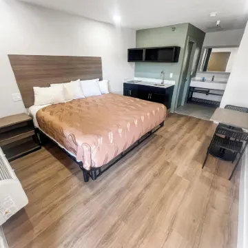 超值套房延住酒店 鄰近Valley Hi-North Laguna Library的酒店