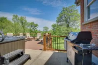 Home w/ Hot Tub + Deck ~ 3 Mi to Ark Encounter! - 3-Star