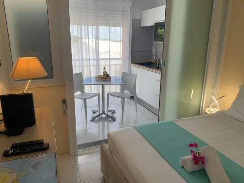 Sudio, Flight24, close to shops, beaches, port.  For 2 people.