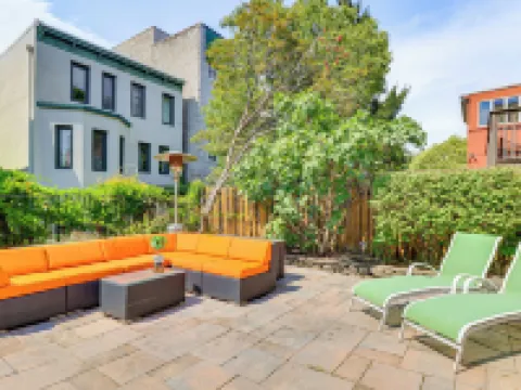 เดินไปสวนสาธารณะฮัดสันริเวอร์: อพาร์ตเมนต์ปรับปรุงใหม่ โรงแรมในโฮโบเคน