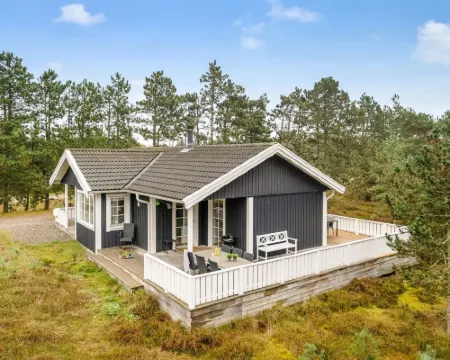 "Syrine" - 300m from the Sea Hotels in Osterby