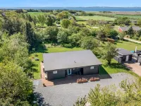 "Melina" - 900m to the Fjord - Homestays