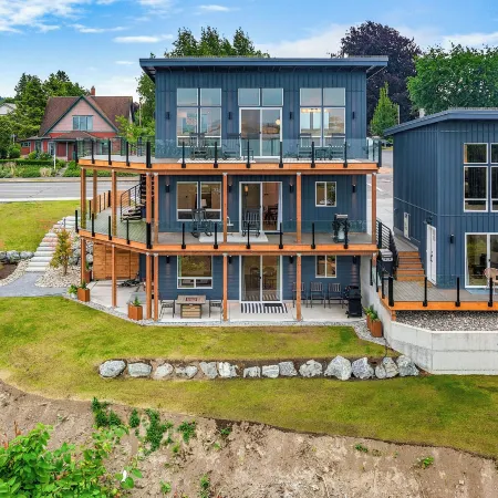 Stonegrove Residence