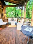 River Cabin - Escape to Your Romantic yet Adventurous Smokey Mountain Getaway!