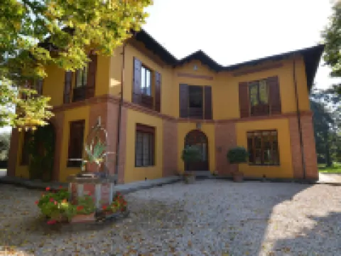 Elegant Holiday Home in Faenza with Garden and Pool Hotels in Faenza