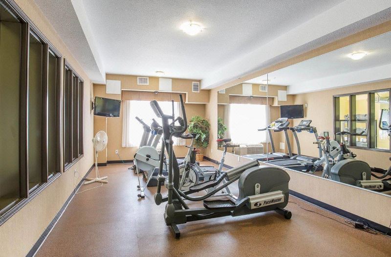 Comfort Inn & Suites photo 2