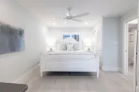 Lovely Marco Island Condo w/ Private Bay View - Apartments