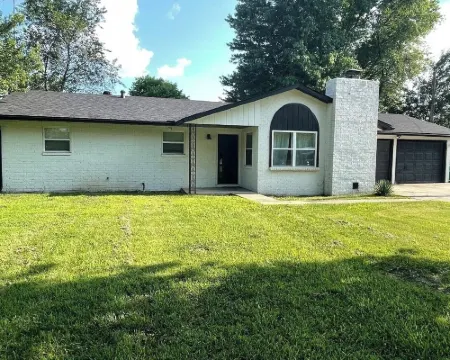 Relaxing, Spacious, Quiet, Ranch-style Getaway Hotels in Springdale