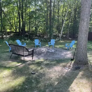 Cozy cottage with natural fire place!