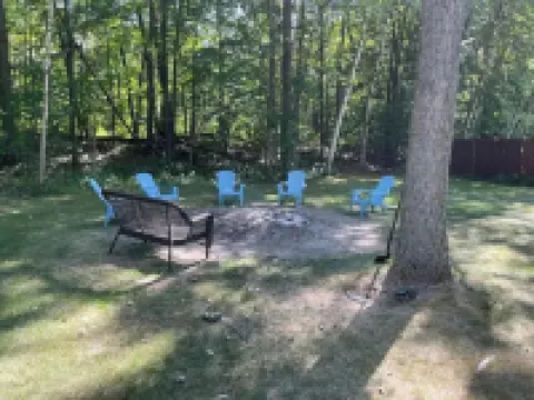 Cozy cottage with natural fire place!