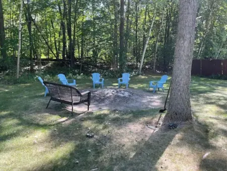 Cozy cottage with natural fire place!