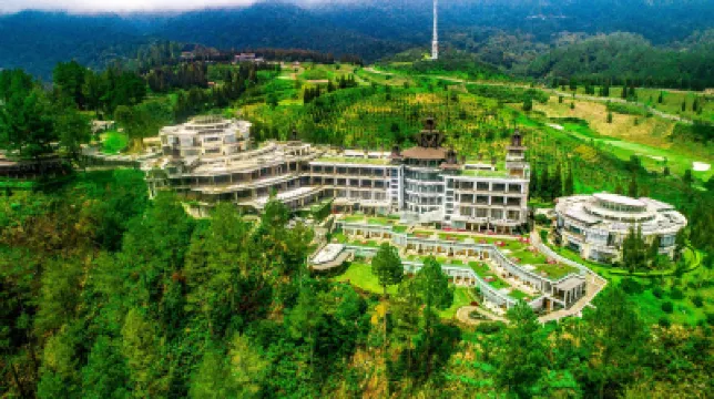 Taman Simalem Resort Hotels near Loken Resort