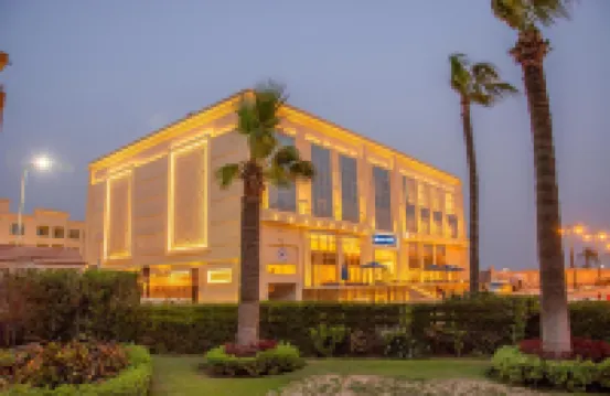 Helnan Mamoura Hotel & Events Center Hôtels à proximité de : Plage de Mamoura