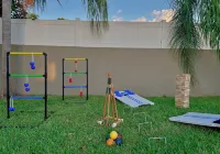 10 Min to Beach, Peloton, Game Room, King Bed