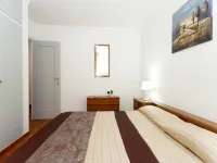 Comfortable and spacious apartment in Roses.