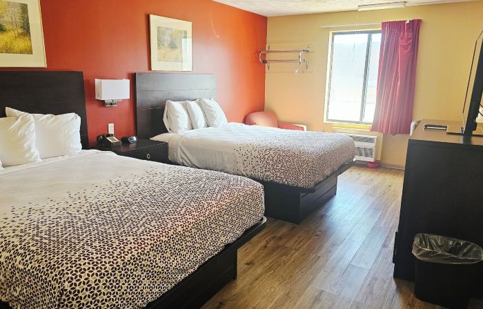 Budgetel Inn & Suites