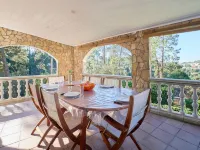 Serene villa with yard in Lloret de Mar - Villas
