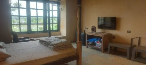 Mura Yoga Villa Hotels in Khargone