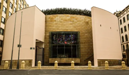 Landmark Hotel Baku Отели рядом с достопримечательностью «Дворец Ширваншахов»