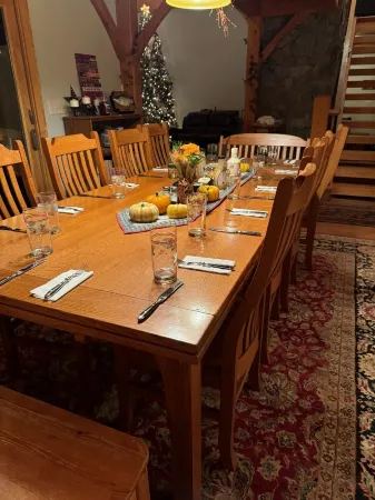 400ft private waterfront home, fireplace, boathouse, kayaks, DOG FRIENDLY