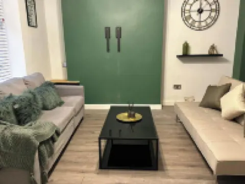 Beautiful 2 Bedroom House in Bridgend Hotels in Bridgend