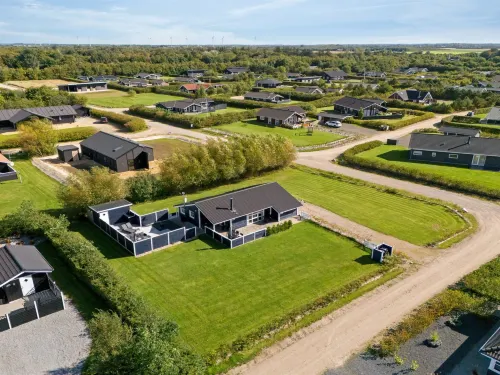 "Shalin" - 1.4km to the Fjord Hotels in Hemmet