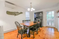 In-town Nantucket Cottage - Abuts Bird Sanctuary