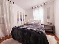 Refreshing home with WiFi, AC, fireplace in marvelous Heart of Yadkin Valley Hotels in Yadkin County