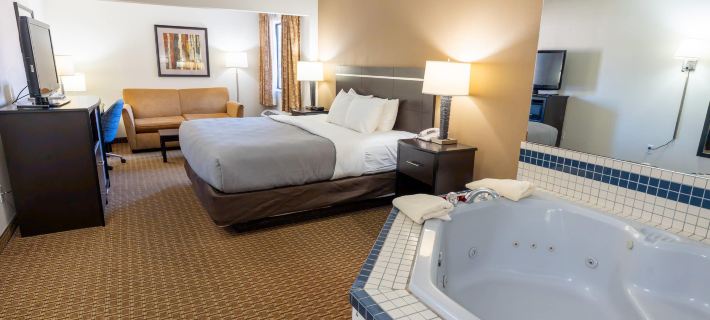 Quality Inn & Suites Sun Prairie Madison East Hotels in Dane County
