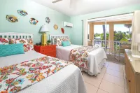 Waterfront Island House #14, Rum Point, Beach, Pool, Bikes, Kayaks, Paddleboards Hotels in North Side