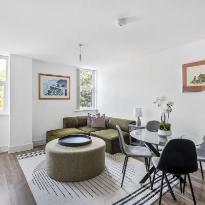 Luxurious 2 Bedroom Apartment with Free Parking Hotels near Chelmsford Station