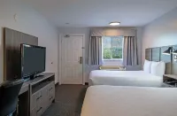 Riverland Inn & Suites