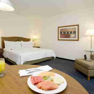 Fiesta Inn Express San Luis Potosí Oriente Rooms