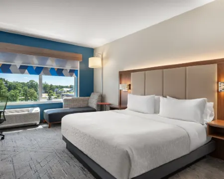 ホリデイ イン エクスプレス クイーンズベリー - レイク ジョージ エリア by IHG クイーンズベリーのホテル