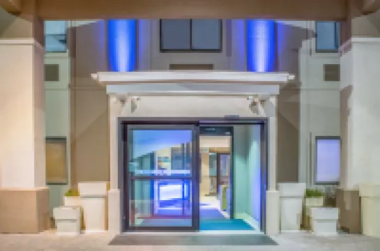 Holiday Inn Express HOWE (STURGIS, MI) by IHG