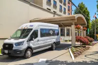 Holiday Inn Express Vancouver Airport - Richmond by IHG - parking