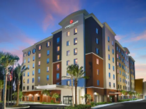 奧蘭多-布埃納維斯塔湖 Candlewood Suites酒店 洲際旗下 鄰近Grand Cypress Golf Club的酒店