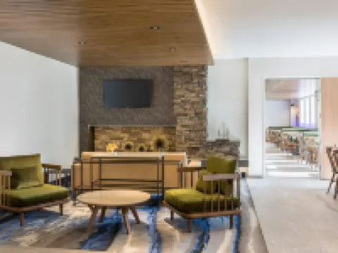 フェアフィールド イン & スイーツ バイ マリオット デ モイン ダウンタウン デモインのホテル