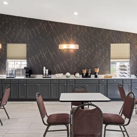 Super 8 by Wyndham Fort Wayne