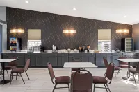Super 8 by Wyndham Fort Wayne - breakfast