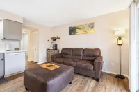 Chandlers Pondview Getaway Chic Branson Escape