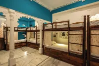 Hostel Mantra Hotels near Sunset point