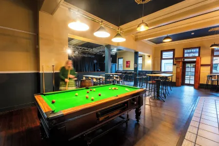 The Burlington Hotel Отели в г. Pelican Point